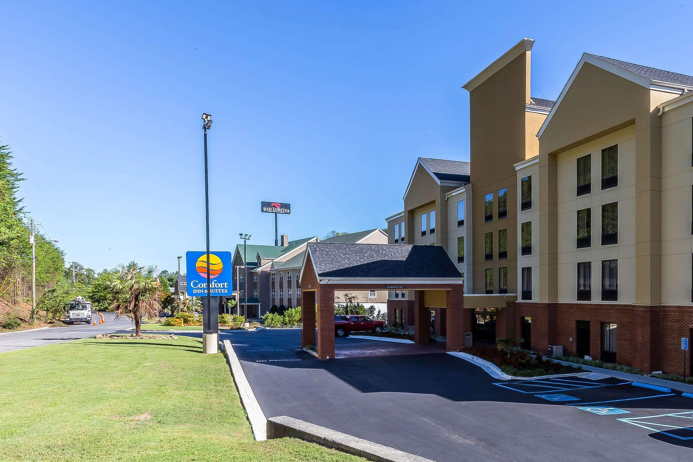 Comfort Inn & Suites Dalton Exterior photo